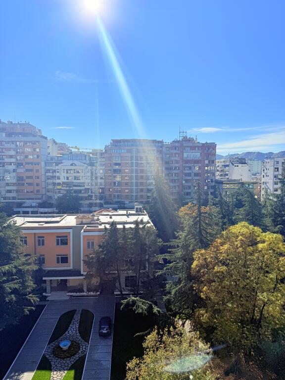 🏢 Jepet me qira ambient për Zyra