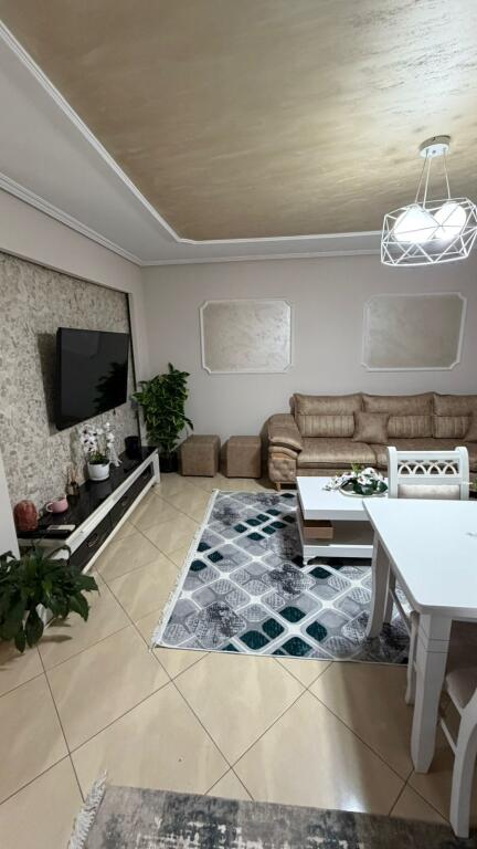 Appartamento 2+1 in affitto – Zogu i Zi, di fronte a Ring Center.