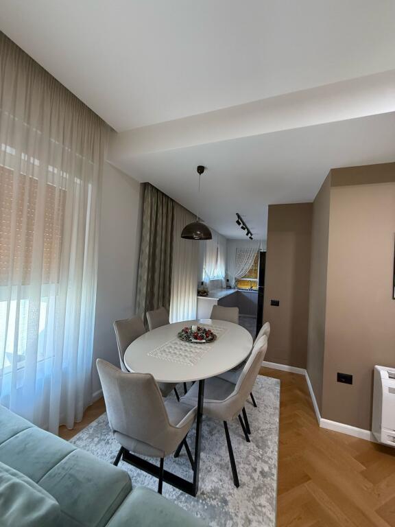 Eskluzive,shitet super apartament 2+1+2 tualete+post parkimi ne Ali Dem