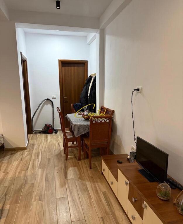 APARTAMENT ME QERA 1+1 SELITE 35.000 LEKE