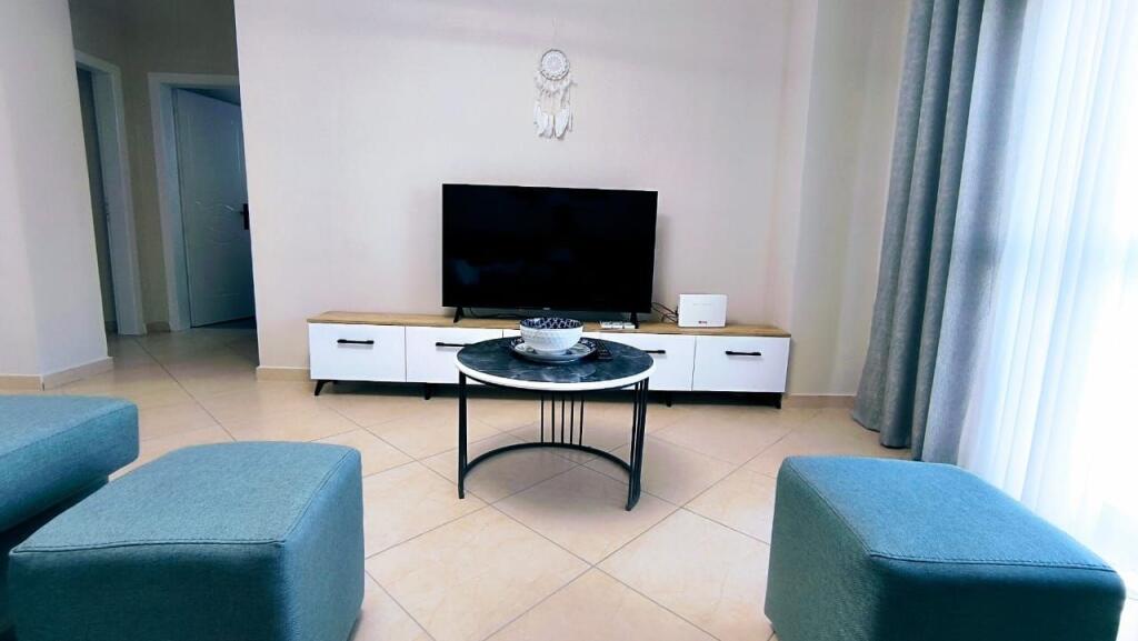 Shitet Apartament 2+1 lagja 13 durres cmimi 500 euro