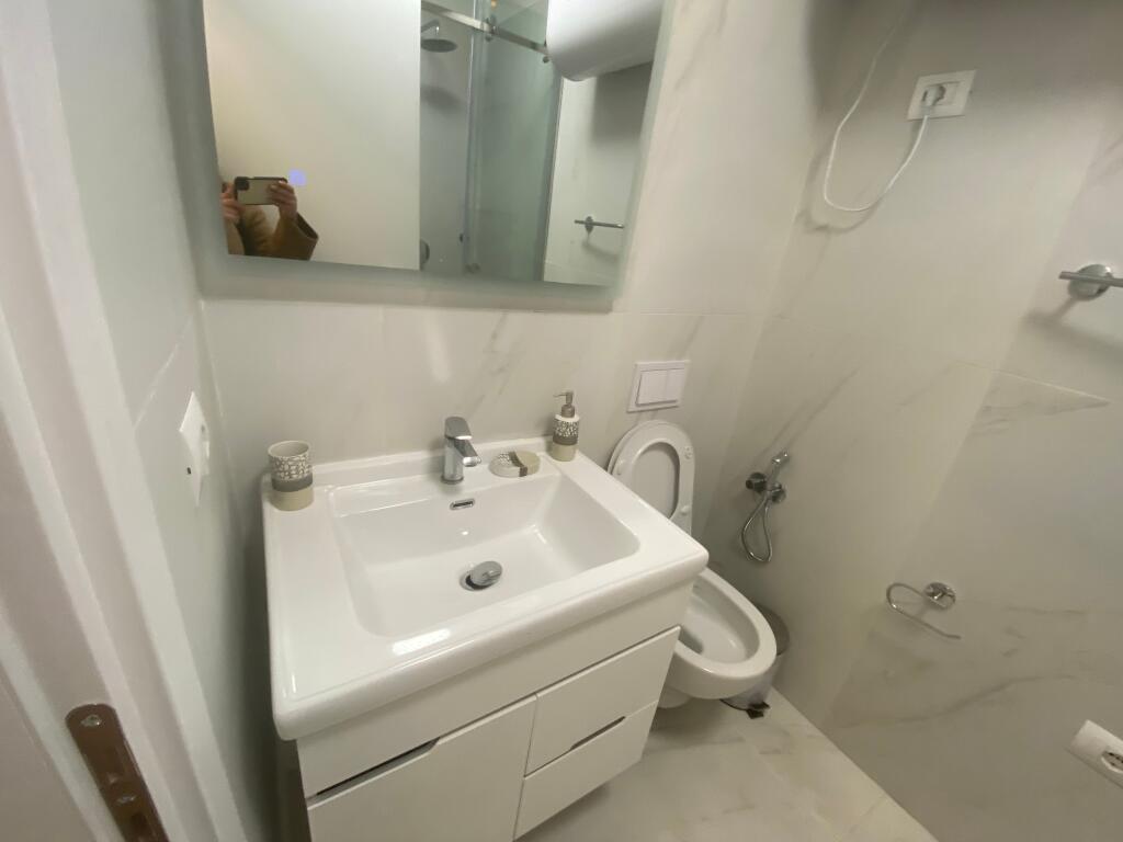 2+1, furnished with parking space, myslym shyri, 750 euro