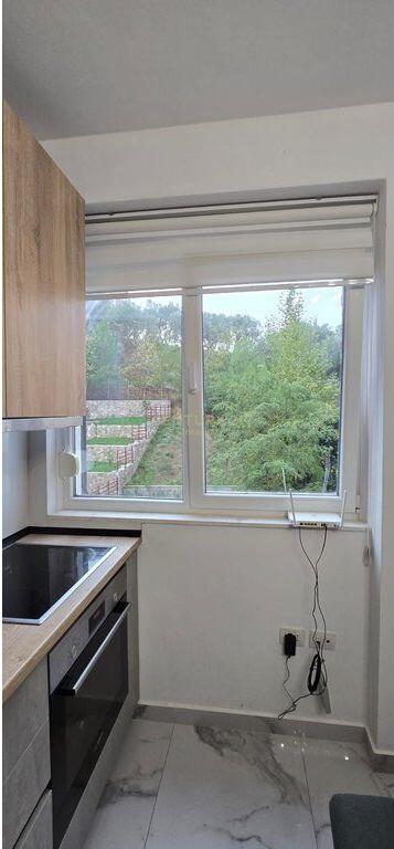 Apartament 2+1 me qira tek Liqeni i Thate