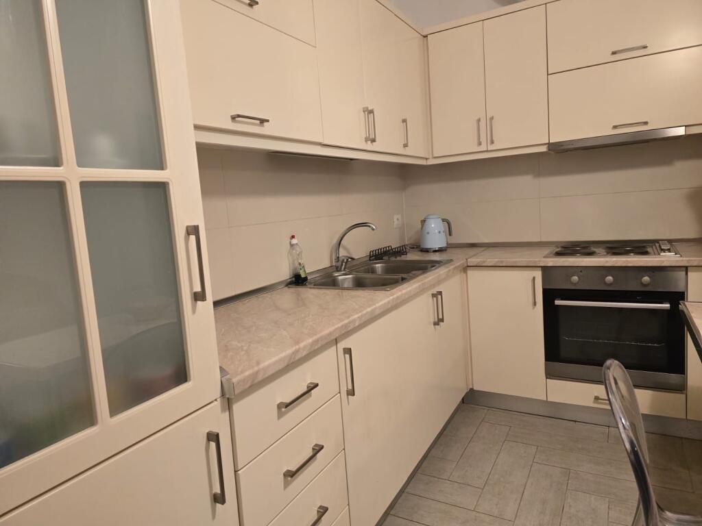 1+1 + parking space for rent, Delijorgj