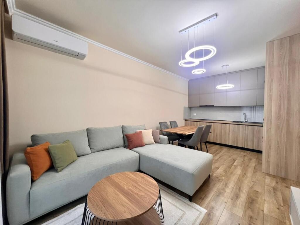 🏡 H. e Pare me Qera 1+1 + 1 Post Parkimi - (📍Liqeni i Thate) || I Sapo Mobiluar - k3 | Pllt v 2025