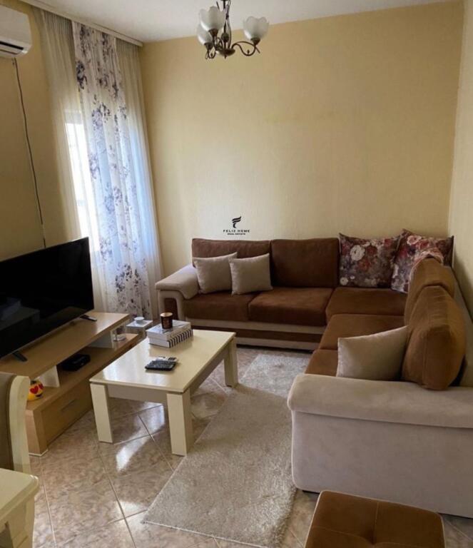 APARTAMENT ME QERA 1+1 21 DHJETORI 60.000 LEKE