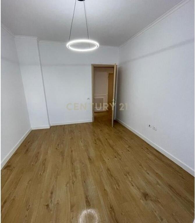 Ofrojme apartament per shitje ne Astir