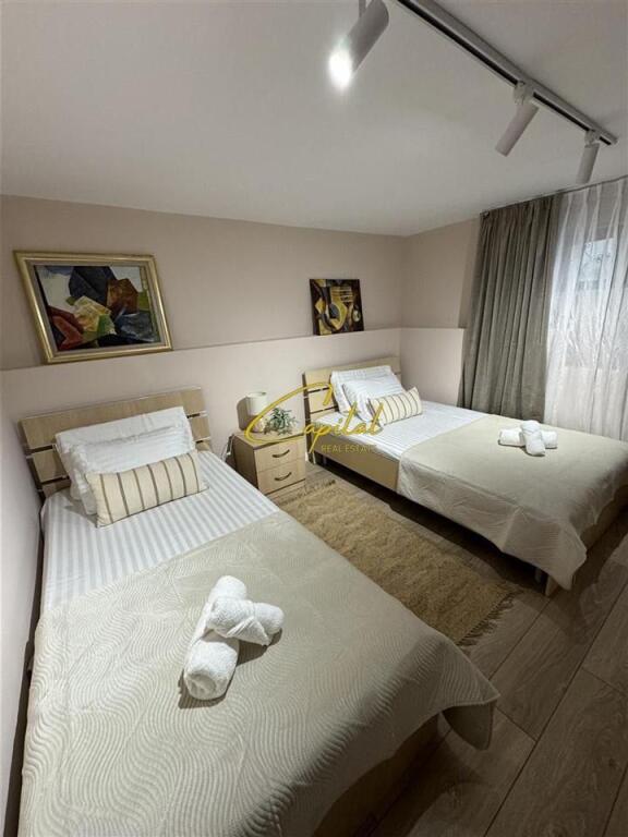 APARTAMENT ME QIRA 2+1 ISH TREGU ELEKTRIK 70.000 LEKE