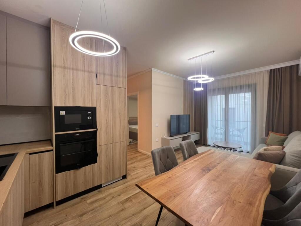 🏡 H. e Pare me Qera 1+1 + 1 Post Parkimi - (📍Liqeni i Thate) || I Sapo Mobiluar - k3 | Pllt v 2025