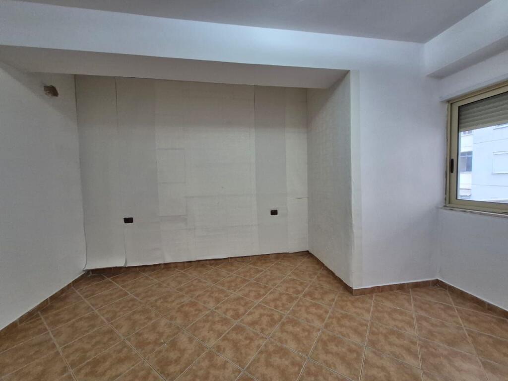 Jepet apartament me qera 1+1 lagja 17 durres