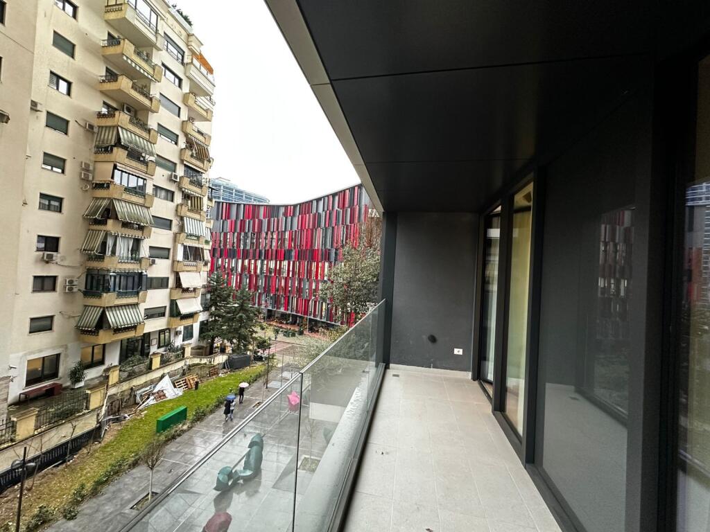 Apartament 2+1+2 me Post Parkimi për Qira – Vertical Forest Tirana, pranë Stadiumit Qemal Stafa