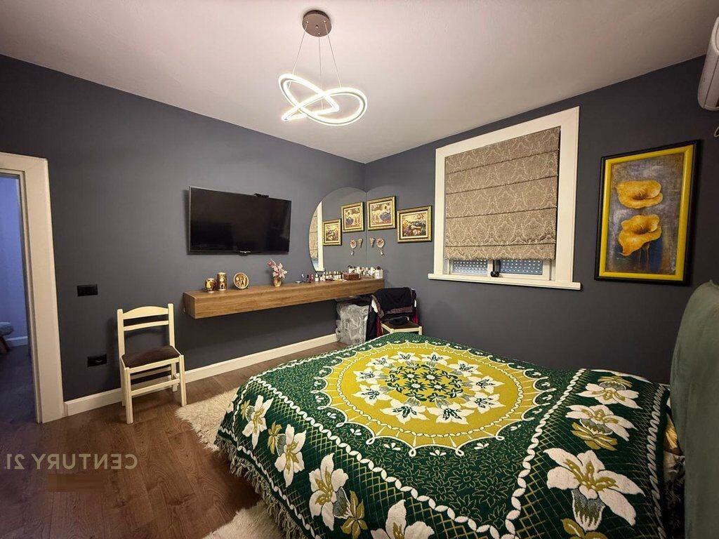 Shitet apartament 2+1 mbrapa Globe!