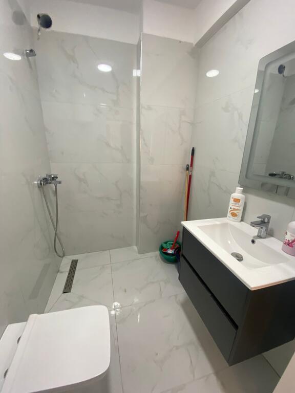 Shitet Apartament 1+1 ne golem