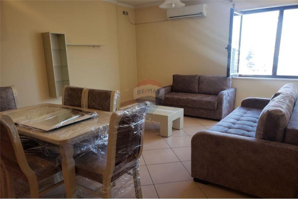 APARTAMENT ME QIRA 3+1 NE QENDER