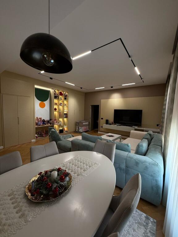 Eskluzive,shitet super apartament 2+1+2 tualete+post parkimi ne Ali Dem