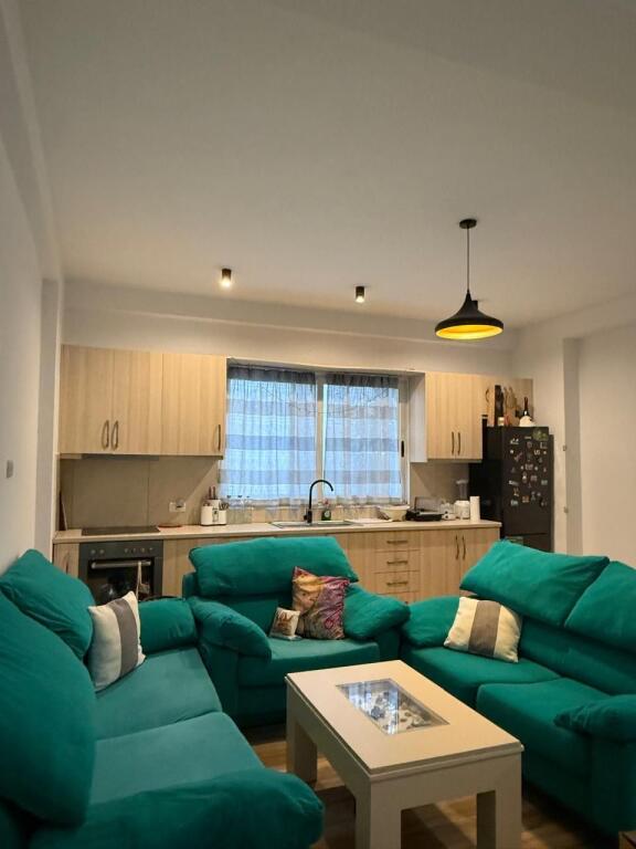 JEPET ME QERA APARTAMENT 1+1 I MOBILUAR NE SELITE