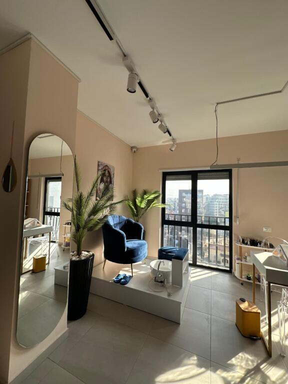 JEPET ME QIRA – APARTAMENT 3+1+2 (PËR BIZNES) 📍 Pranë Vilës Gold, Selvia