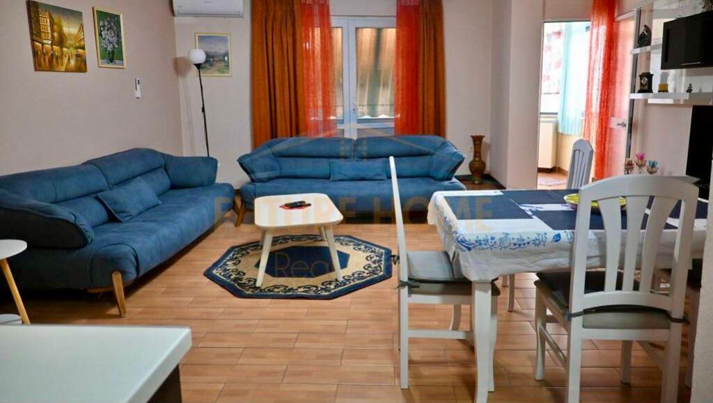 Apartament 2+1 me qera në Rrugën e Dibrës