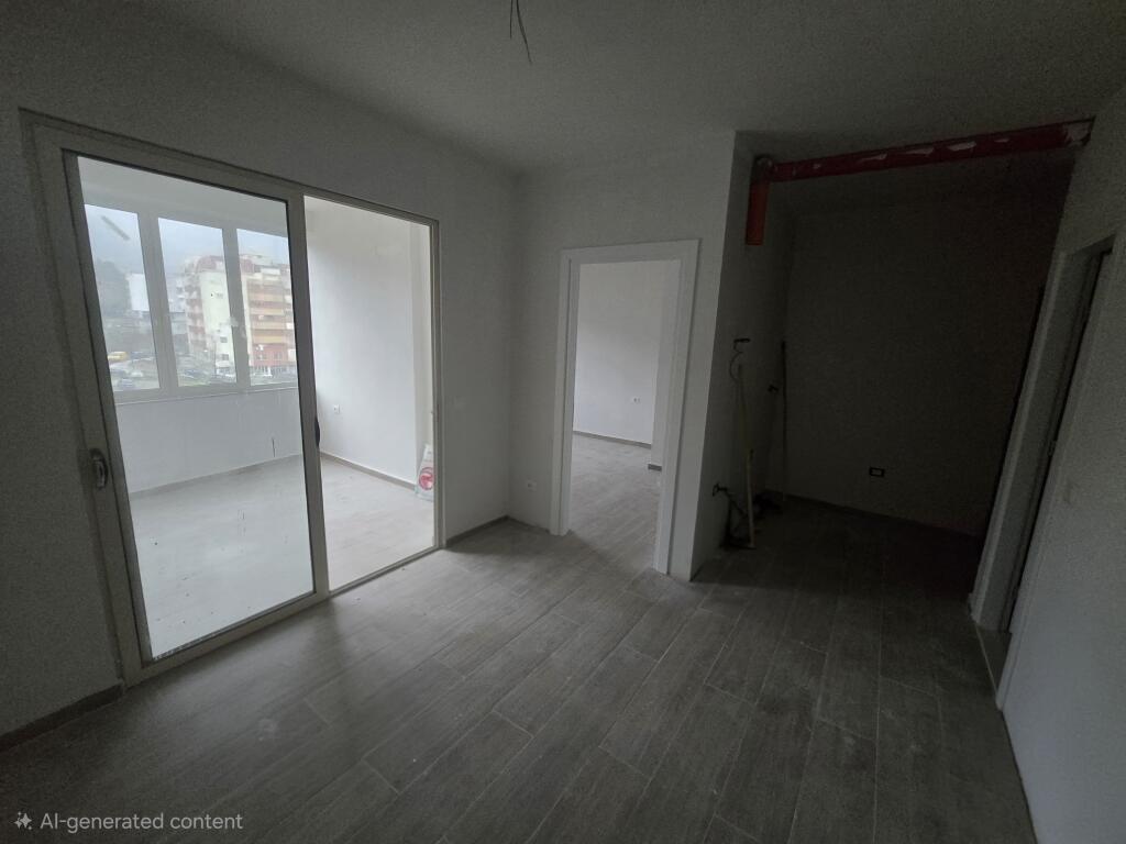 Shitet Apartament 2+1 Ne Fresk