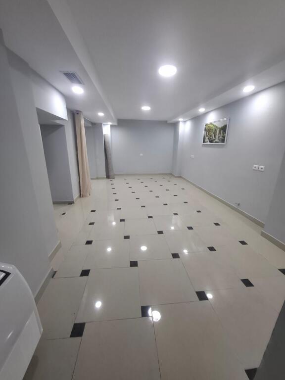 Business premises for rent in neighborhood 17 in Durres