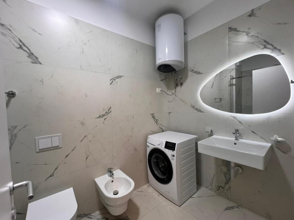 🏡 H. e Pare me Qera 1+1 + 1 Post Parkimi - (📍Liqeni i Thate) || I Sapo Mobiluar - k3 | Pllt v 2025