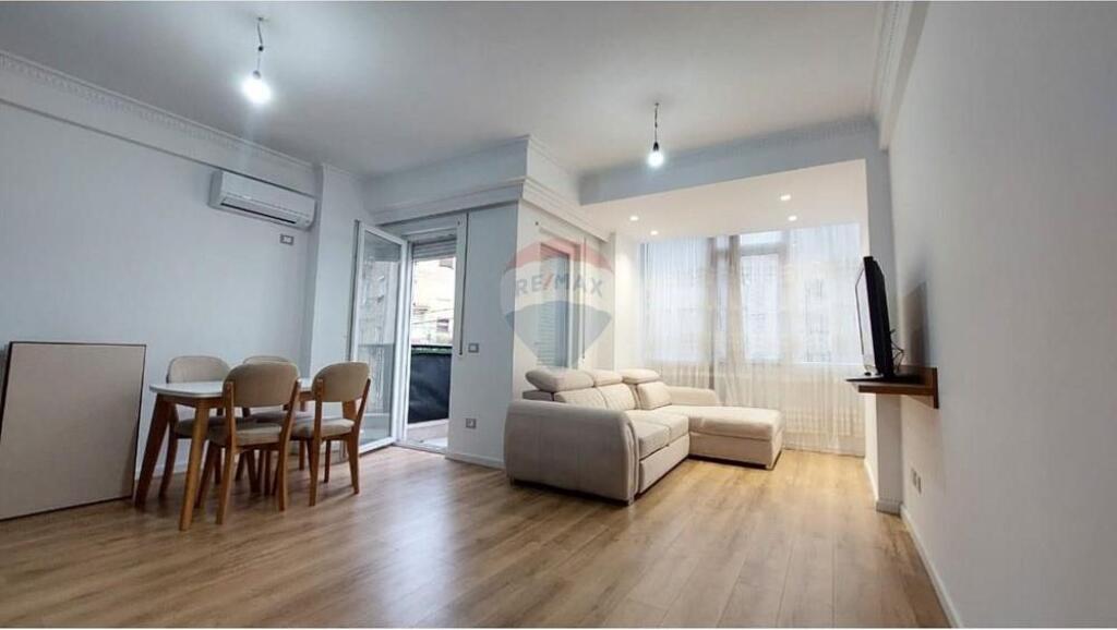 SHITET APARTAMENT 2+1 TEK MATERNITETI I RI-BRRYLI