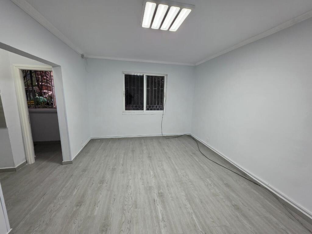 Ufficio in affitto vicino alla stazione di servizio Kastrati (ponte ad arco, di fronte al complesso Delijorgji),