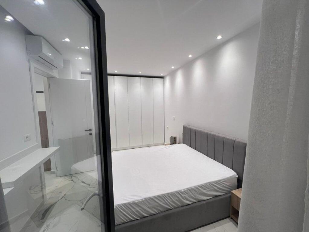 In Affitto, Appartamento 1+1, Zogu i Zi, Tirana.