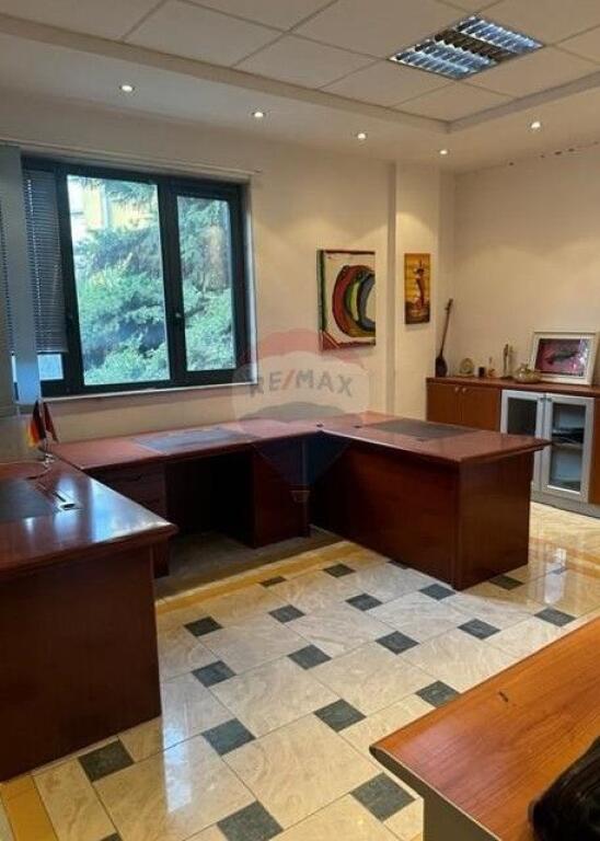 Zyrë - Për Qira - Sheshi Skënderbej, Tiranë ID: 530171088-84