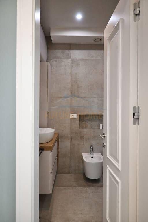 Apartamet 2+1,  Tregu Elektrik i Ri/Ali Demi