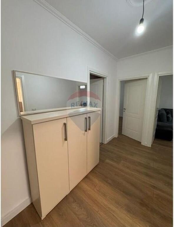 Shitet Apartament 2+1 tek Oxhaku !