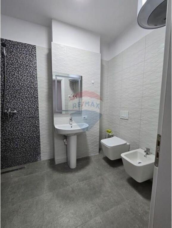 APARTAMENT 2+1 ME QIRA TEK ZOGU I ZI ID: 530171090-1495