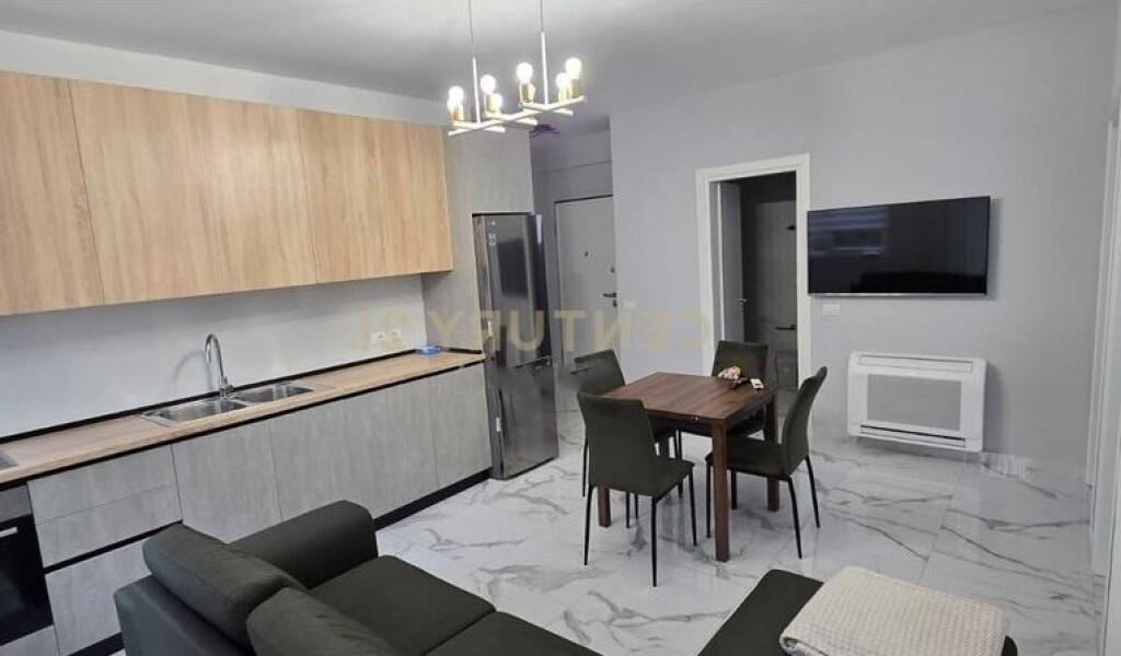 Ofrojme apartament per qira tek Liqeni i Thate