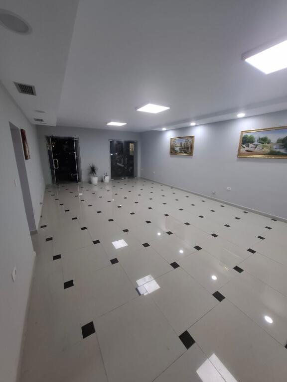 Business premises for rent in neighborhood 17 in Durres