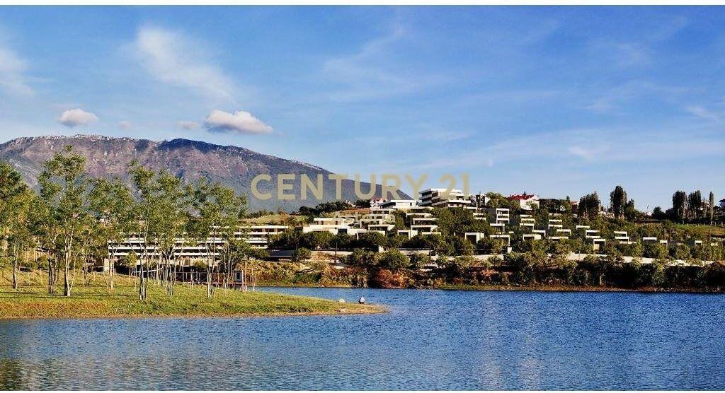 Appartamento 1+1 con balcone e vista sul lago nella residenza Farka Lake Front.