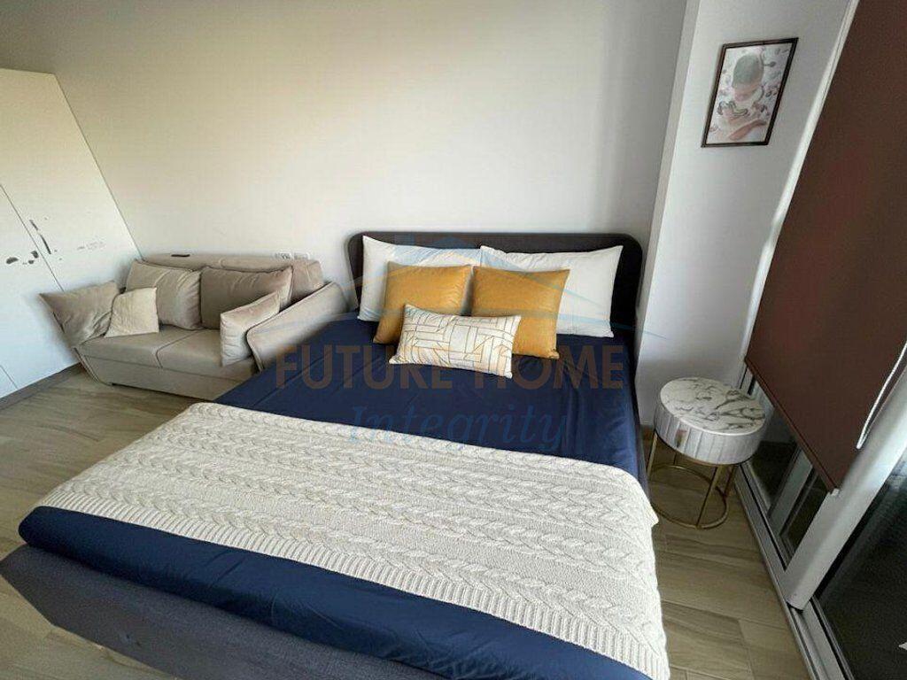 In affitto, Villa su 2 piani con piscina, Farkë, Tirana.