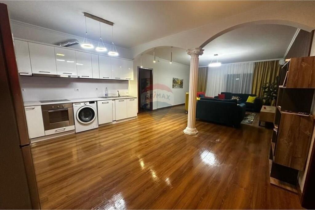 Affittasi appartamento 2+1 al quarto piano in zona Myslym Shyri