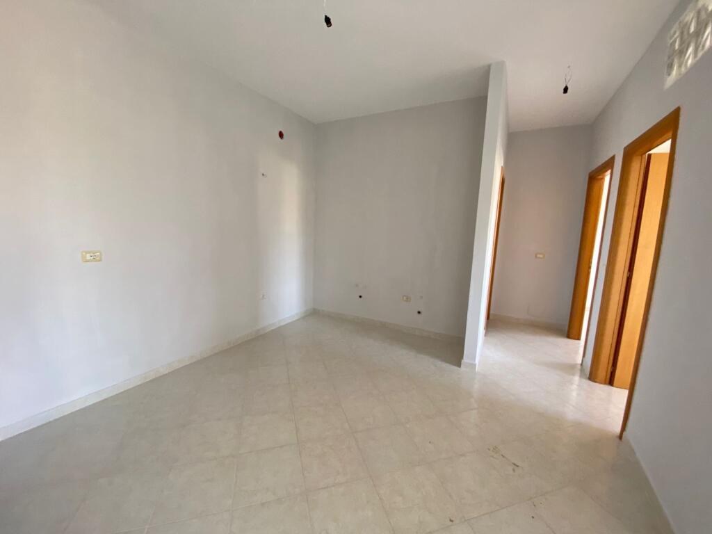 Shitet Apartament 2+1 70 m2, Post Parkimi 22 m2 75. 000​