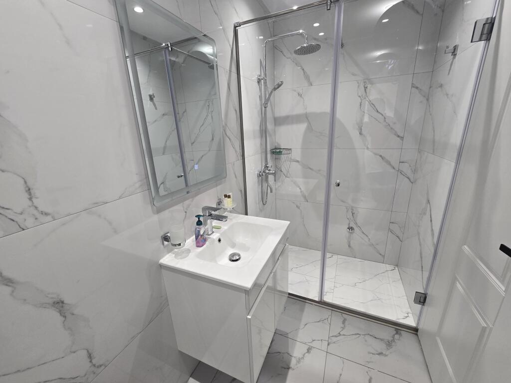 Appartamento 1+1+Posto Auto in Affitto in Via dei Kosovari  