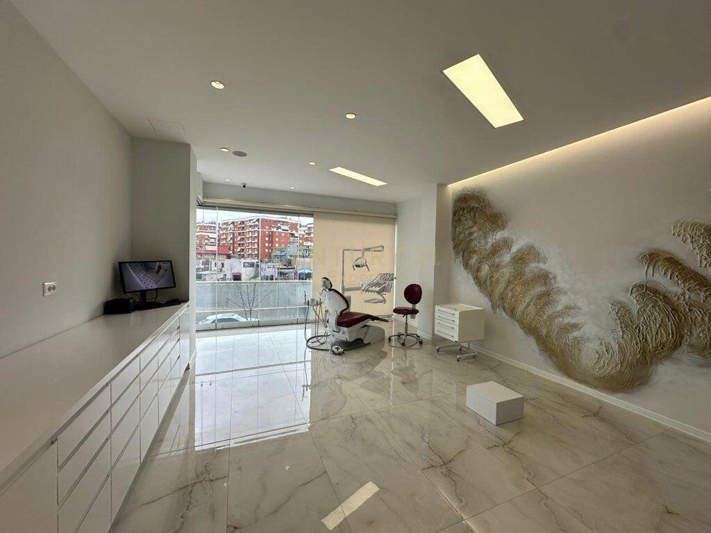 CLINICA DENTALE IN AFFITTO, UNAZA E RE