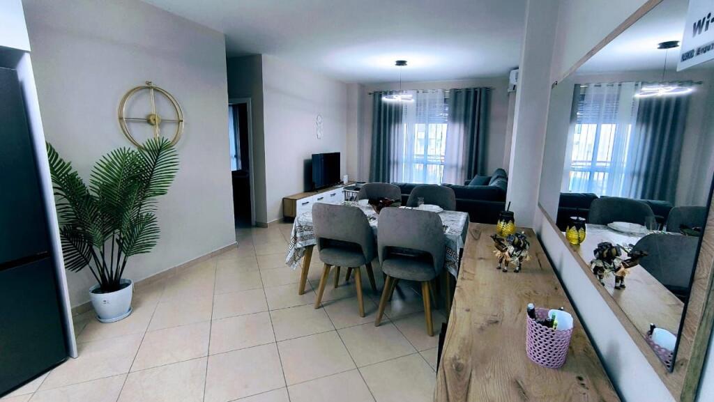 Shitet Apartament 2+1 lagja 13 durres cmimi 500 euro