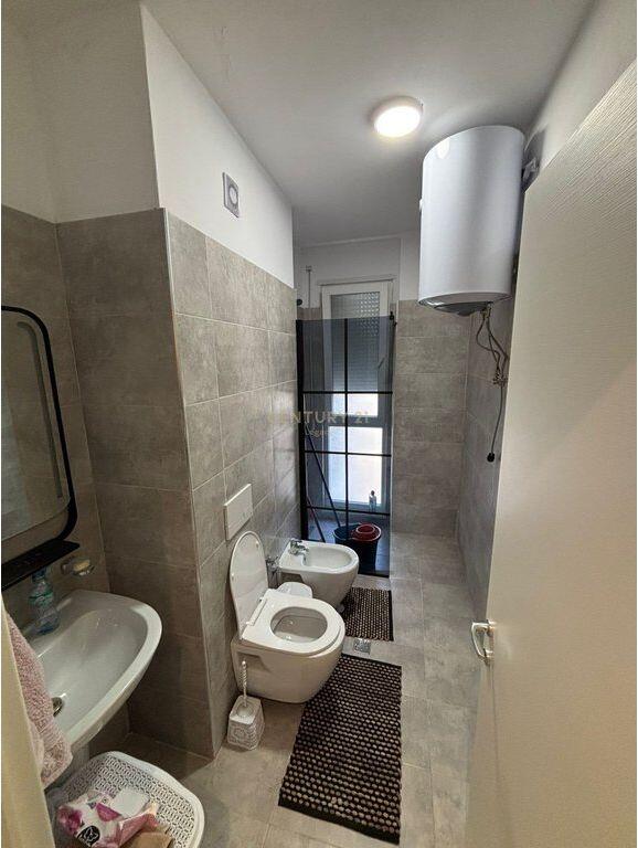 Jepet me qira apartament 1+1 + post parkimi