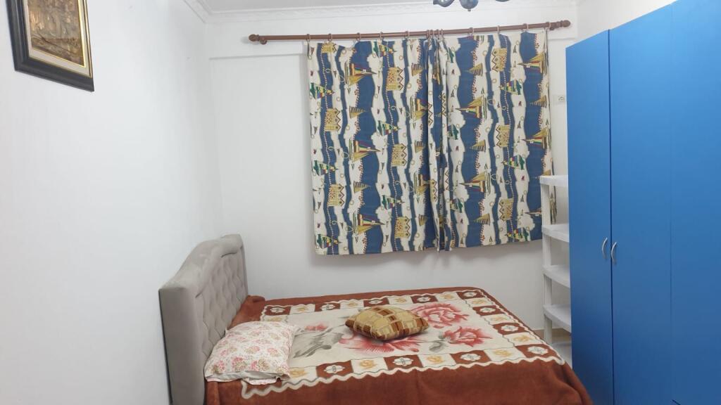 🏠 Jepet me qira 1+1  📍Golden Park perballe Amerikan 3 📐 72 m² | Kati 6 🌇 Ballkon 💰 45.000 lekë/muaj