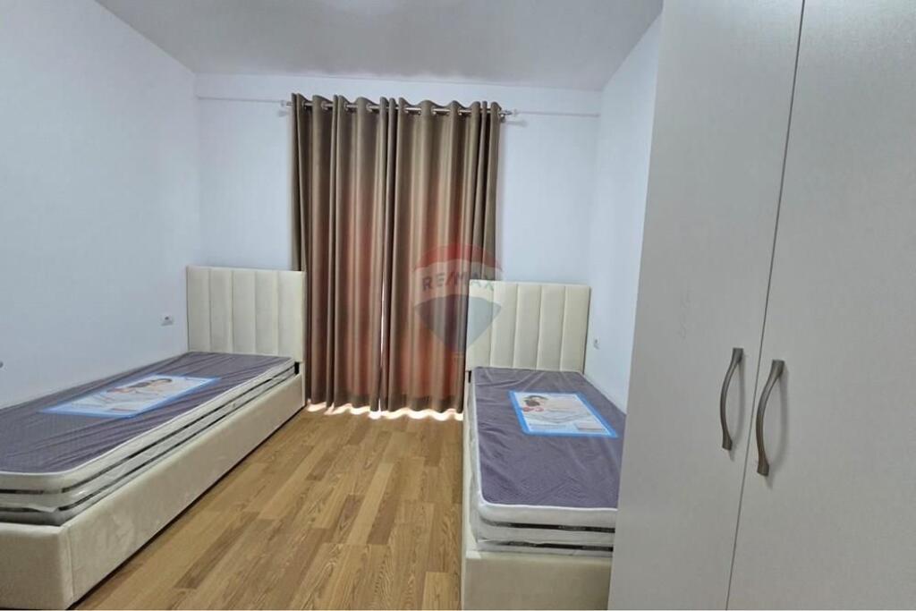 APARTAMENT 2+1 ME QIRA TEK ZOGU I ZI ID: 530171090-1495