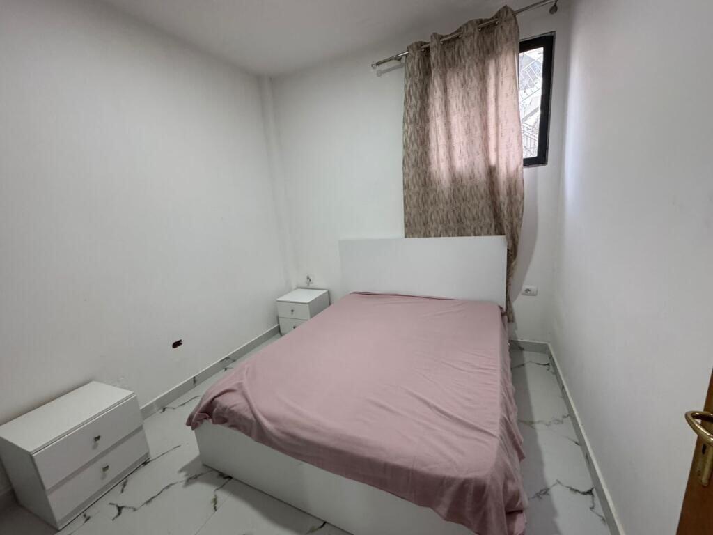 Apartament 1+1 me qira tek spitali amerikan 3
