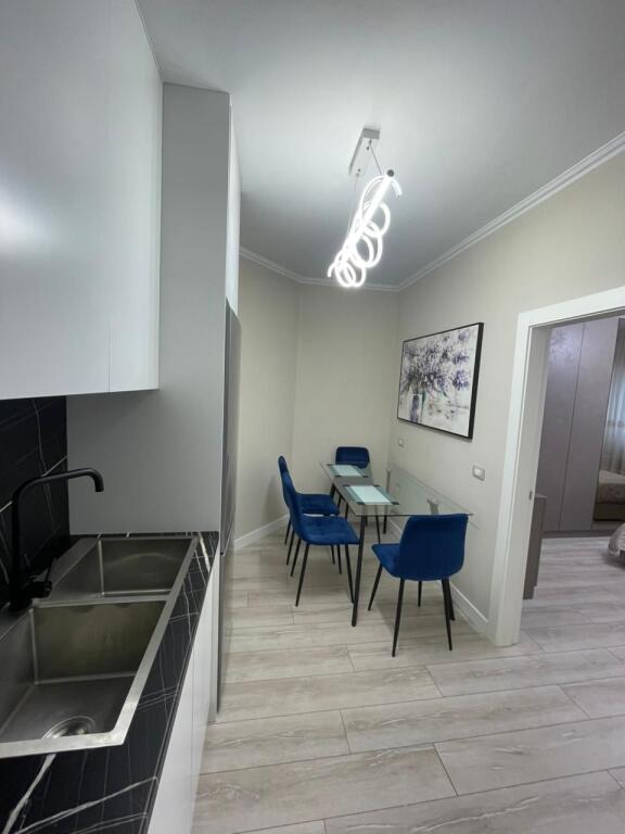 Ofrohet apartament 1+1 per qera