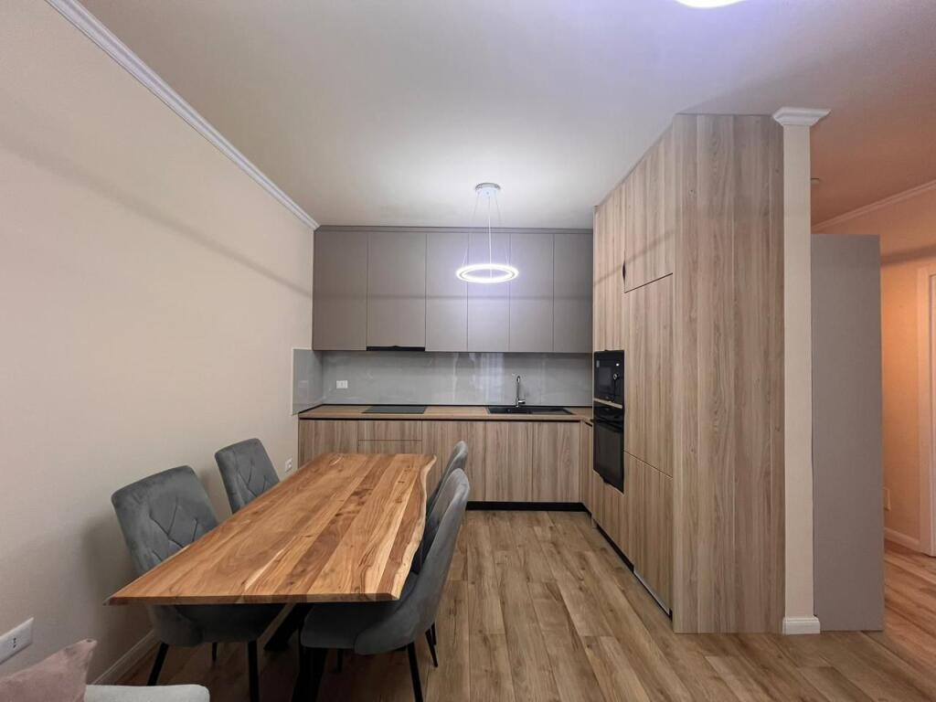 🏡 H. e Pare me Qera 1+1 + 1 Post Parkimi - (📍Liqeni i Thate) || I Sapo Mobiluar - k3 | Pllt v 2025