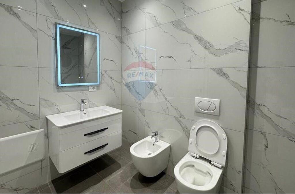 Appartamento di lusso in vendita a Mine Peza