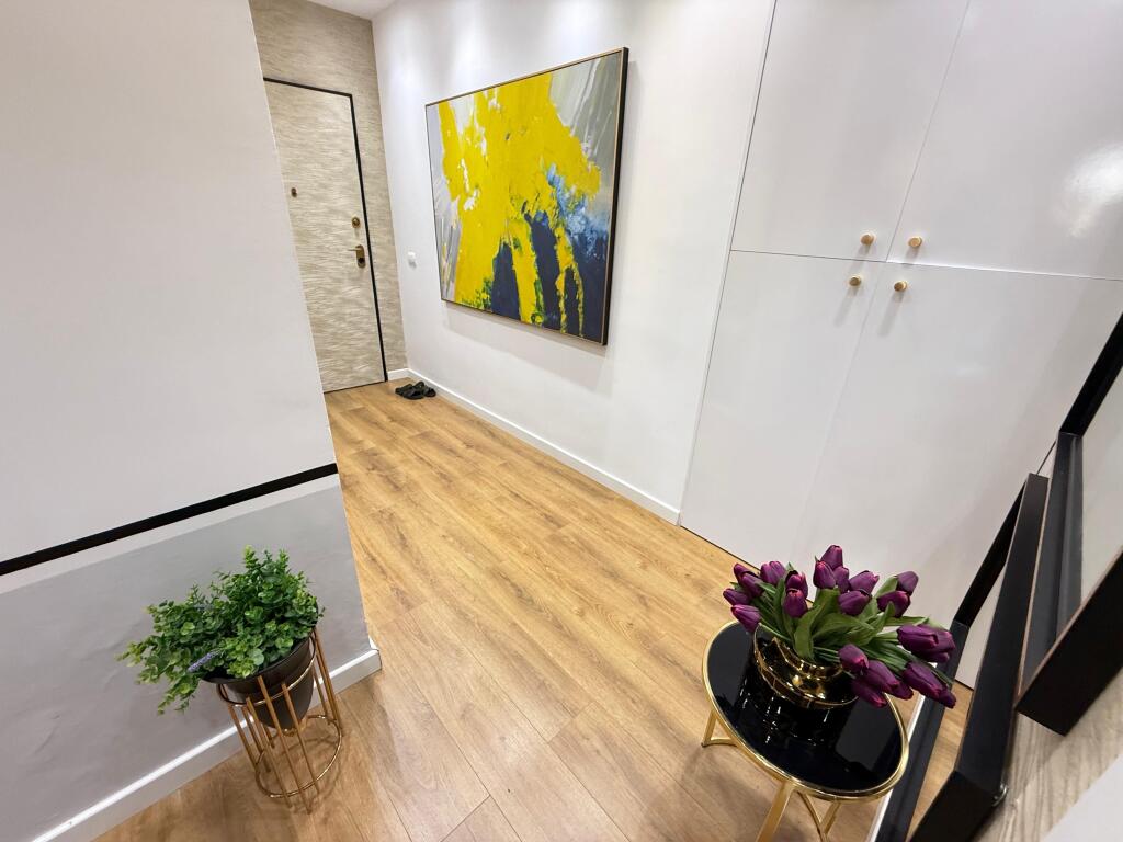 📢 Apartment for Rent 2+1 – 1,000€/month 📍 Bllok, near the Law University 🏢 10th Floor | Building with elevator 🌇 Free and beautiful view 🛋️ Modern furnishing – Ready to move in