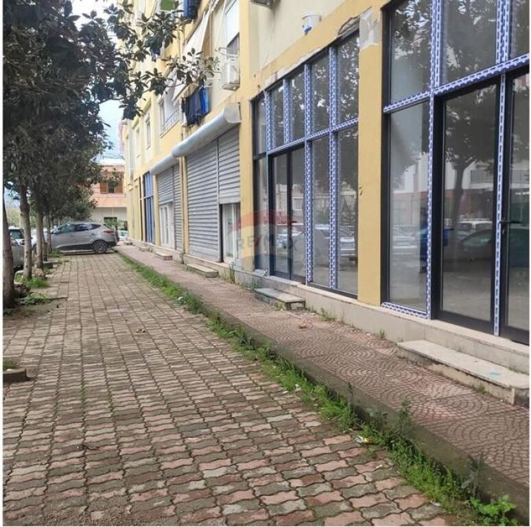 Dyqan - Për Shitje - Vila L, Tiranë(ID: 530221066-175)